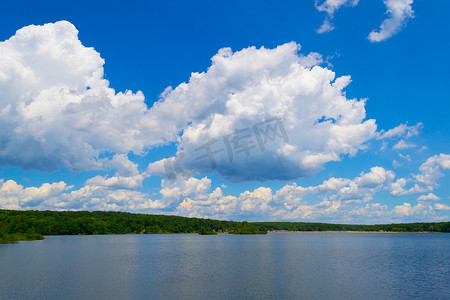 韦尔奇湖上空的云