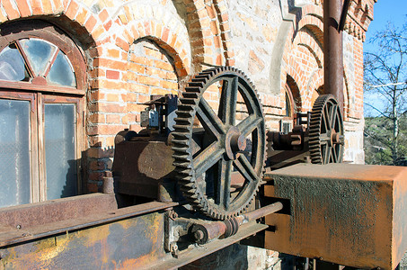 旧生锈的齿轮，机械零件。
