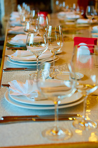 脱单晚宴摄影照片_为婚礼或其他宴会晚宴布置的餐桌。