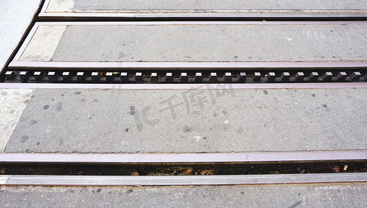 瑞士卢塞恩摄影照片_在火车站卢塞恩的铁路轨道