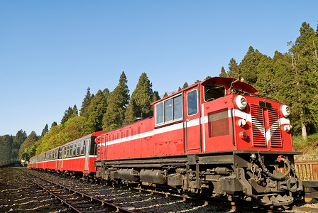 阿里山摄影照片_红色火车