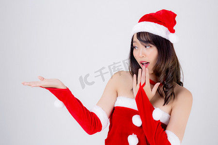 美丽的肖像年轻亚洲女人圣诞老人服装呈现 em