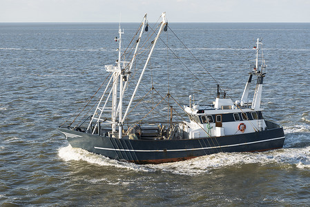 瓦登海的渔船