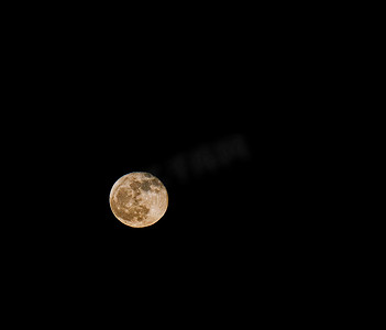 黑色月球摄影照片_黑色天空中的满月