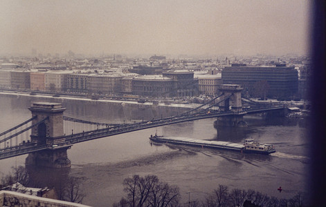 匈牙利语摄影照片_匈牙利 1982，布达佩斯链桥