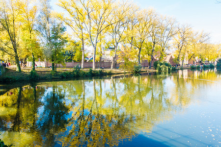 比利时布鲁日 Minnewater 公园在布鲁日，比利时