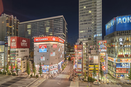 秋叶原十字路口的空中夜景