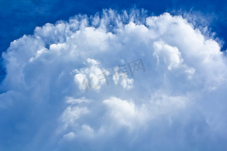 大面积云摄影照片_天蓝云