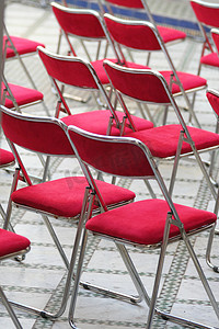 线条家具摄影照片_红色椅子