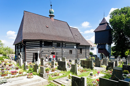 莉拉沃蒂摄影照片_捷克共和国斯拉沃诺夫的木制教堂