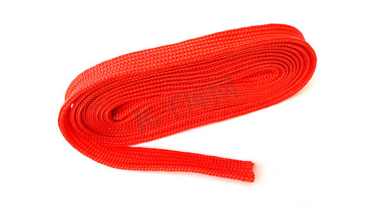 红色的织物绳索折叠成一圈。