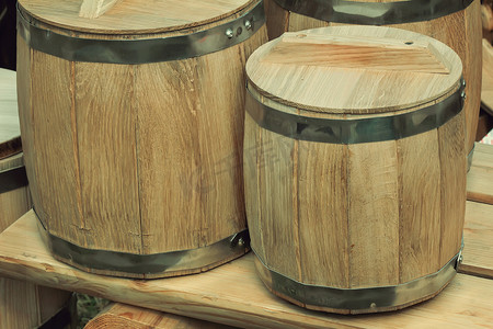 木桶摄影照片_用于储存葡萄酒的木制橡木桶。