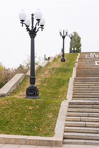 耶摄影照片_历史纪念建筑群“致斯大林格勒战役的英雄”入口区的照明灯主楼梯