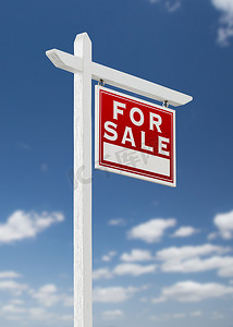 广告蓝天白云摄影照片_在蓝天白云上的右侧出售房地产标志