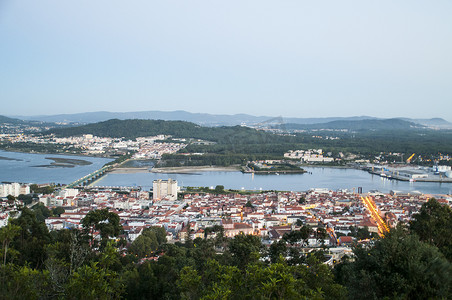 俯瞰葡萄牙维亚纳堡市。