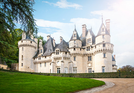 风景经典摄影照片_城堡风景视图在法国，欧洲。