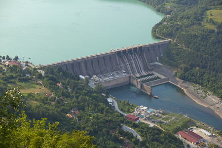 Perucac 大坝水力发电站