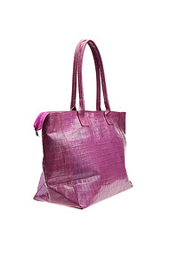 在白色背景隔绝的紫罗兰色妇女的袋子。