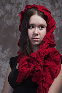 红领巾的女孩