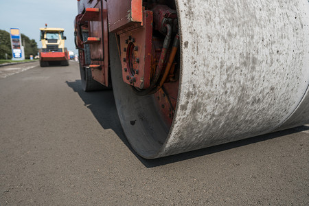 用于道路维修的沥青路面橙色重型振动滚筒压实机的详细信息。