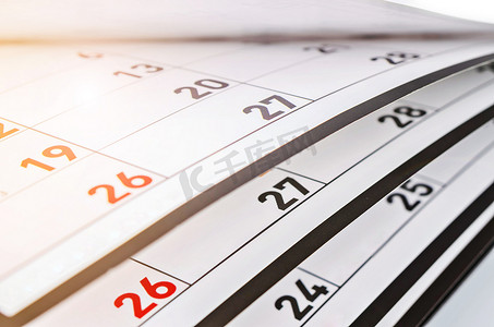 日历上显示的月份和日期。