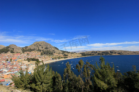 玻利维亚科帕卡巴纳湾的的喀喀湖