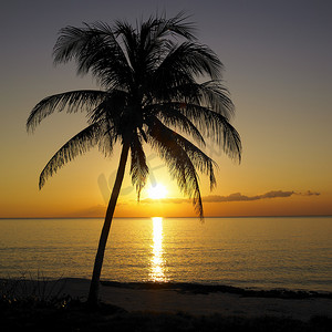 在加勒比海，玛丽亚拉戈达，比那尔德里奥省的日落