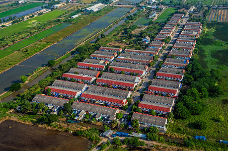 泰国土地开发中的农田住房