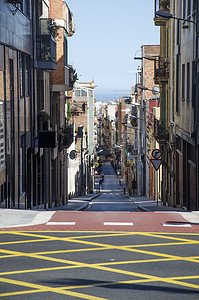 空荡荡的巴塞罗那街道，加泰罗尼亚景观，西班牙。