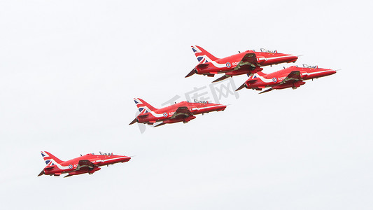 LEEUWARDEN，荷兰-2016 年 6 月 10 日：英国皇家空军红箭 perf
