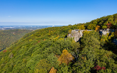 Coopers Rock州立公园全景俯瞰西弗吉尼亚州的Cheat River，秋色