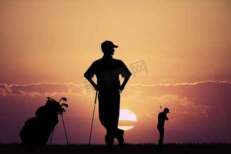 夕阳下的高尔夫