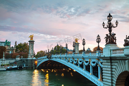 三生三世桃花节摄影照片_亚历山大三世桥在巴黎