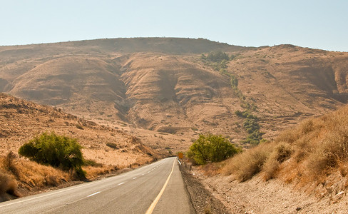 空旷土地摄影照片_空旷的高速公路。加利利。