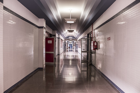 白色的医院走廊，干净卫​​生的空间