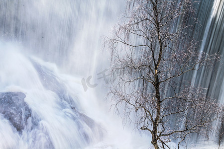 在挪威的瀑布