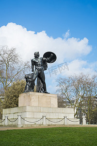 英国伦敦海德公园的阿喀琉斯雕像，献给杜