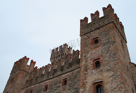 西尔苗内城堡