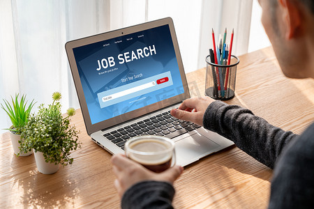 发现机会摄影照片_在流行网站上在线求职，供工人寻找工作机会