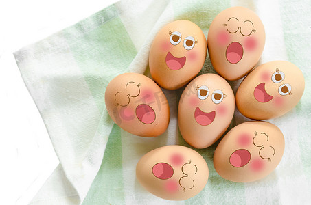 儿童脸上摄影照片_表情脸上的鸡蛋。