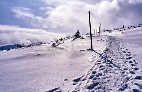 白雪皑皑的旅游线路