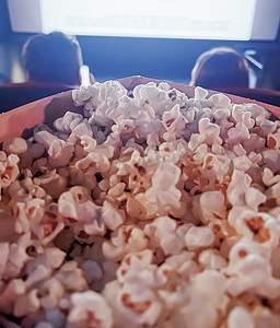 电影院和娱乐、电影院的爆米花盒，用于电视节目流媒体服务和电影工业生产
