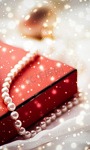 圣诞魔法假期背景、节日小饰品、红色复古