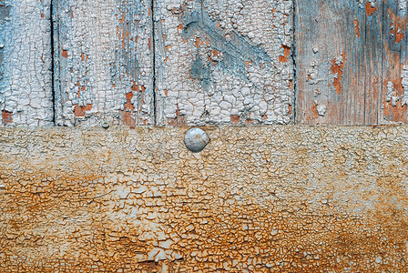 木板、带旧油漆残留的生锈铁皮、适合您项目的绝佳背景或纹理
