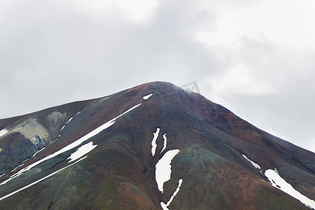 惊人和美丽的山脉景观、雪、山峰和小山。