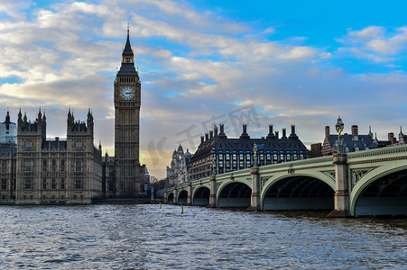 伦敦大本钟和威斯敏斯特桥