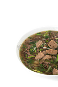 越南菜、米线汤配切好的炒牛肉和