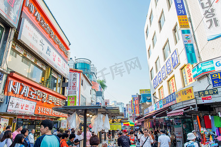 国际市场摄影照片_首尔的南大门市场是韩国历史最悠久、规模最大的市场。