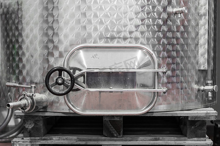 发酵罐摄影照片_生产葡萄酒的设备