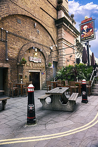 英国聚会摄影照片_伦敦著名的酒吧餐厅